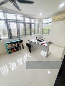 Modern Corner Lot in Gated Kepong Baru – Spacious & Freehold!