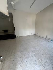 2 Sty Taman Seksyen 19 | No Facing Unit | Petaling Jaya|Partly Furnish