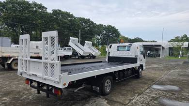 Car Carrier Isuzu NPR72P 4x2