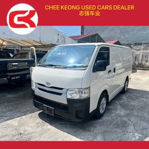 Toyota HIACE 2.5 (M)PANEL VAN/DIESEL