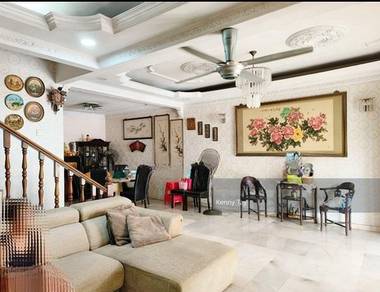 Tip-Top Condition! Spacious 5R Home @ Taman Kepong