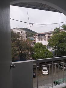 Third floor shop apartment in tmn desa serdang for rent