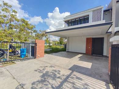 End Lot with 10ft Extra Land Double Storey Elmina Green 1