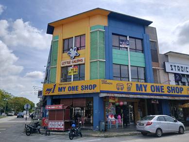 1st Floor Corner Shop Lot for Rent @ Bandar Saujana Utama, Sg Buloh.