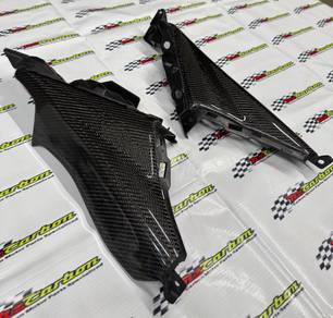 NZ Carbon Rear Tail Panel L/R – XMAX V2 & V3