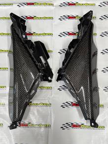 NZ Carbon Rear Tail Panel L/R – XMAX V2 & V3