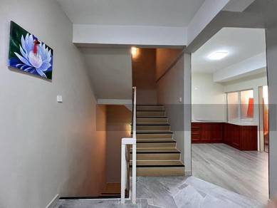 Bukit oug town house is located at Bukit Jalil . 1,690  sqft