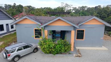 Banglo Setingkat Pasir Tumbuh near to Taman Baiduri