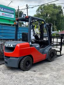 [2015] Toyota 8 Series 3.0 Ton Diesel Forklift (A)