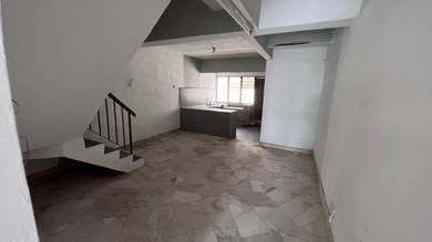 Taman Sri Muda, Shah alam. 3 Storey House for Rent 14x60 3 Bedrooms