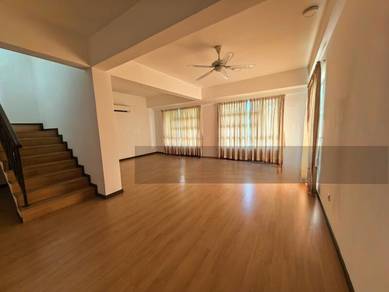 Bukit OUG town house 2150sf corner no land but with balcony 3R3B