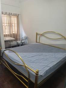 Bukit OUG Townhouse Room for rent