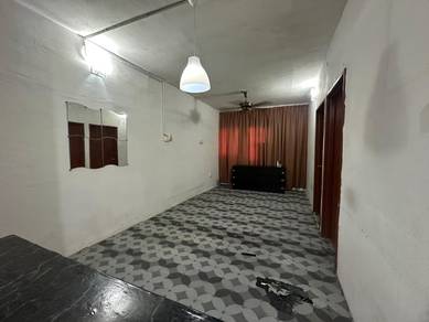 3 Room 1 Bathroom – Taman Langgat Utama, Banting
