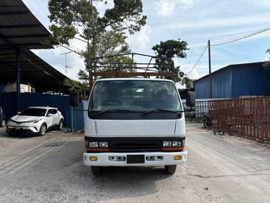 14 Kaki Mitsubishi FE639 Wooden Cargo With Pagar &