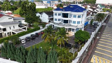 3 Store Bungalow House , Corner Lot , Taman Pelangi , JB Town
