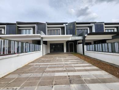 Bandar Seri Coalfields - Hermingway 2 & Half Storey , Huge Car Porch !