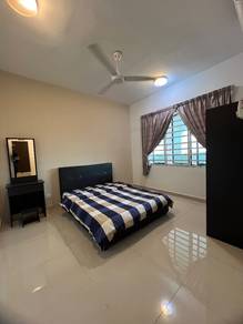 Bayu Pandan Jaya, Female unit, Medium room,5 mins walk to LRT station.