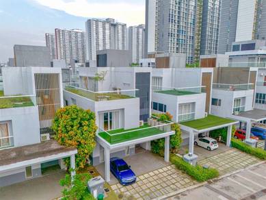 FACING SWIMMING POOL 🔥 2.5 Storey Bungalow Lakefront Villa Cyberjaya