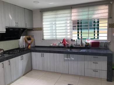 Renovated Elegance – Spacious 3-Storey Semi-D in Jalan Ipoh!