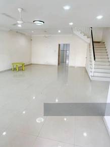 Spacious 2.5-Storey Freehold Home in Sinar Suria – Extended & Gated!
