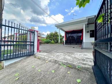 Taman Johor Jaya, 3456 Sf Basic Renovated Single Storey Corner House