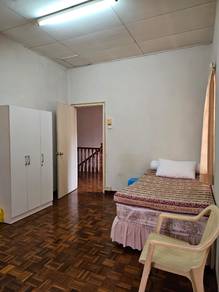 Corner bright room @ Bandar Utama
