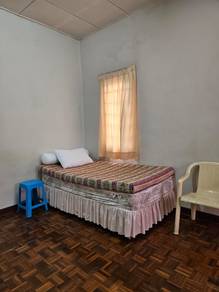 Corner bright room @ Bandar Utama