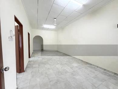 Taman Ungku Tun Aminah, Basic Renovated Single Storey Terrace