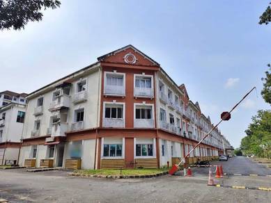 Suria Apartment (Bukit Merah Laketown)