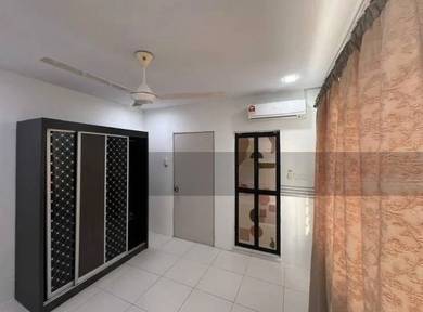 Lakeview Apartment Sewa Murah Easy Access Well Kept Balcony View Deman