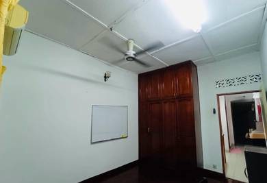 Taman Kepong Gated Home – Freehold, Well-Maintained