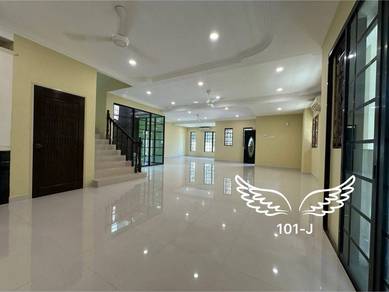 Bukit Tinggi 2 Klang Double Storey Semi D 40x90 Freehold