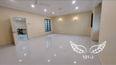 Bukit Tinggi 2 Klang Double Storey Semi D 40x90 Freehold