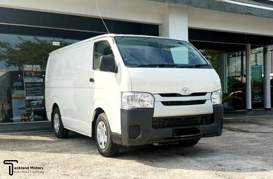 Toyota HIACE 2.5 (M) Diesel Panel Van