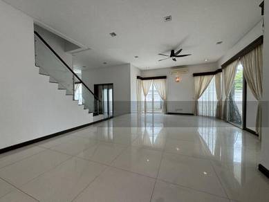 Beverly Heights Semi D House For Sale