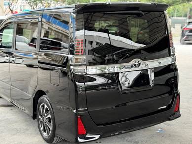 UNREG 2020 TOYOTA VOXY 2.0 KIRAMEKI ll 7 SEATER PD