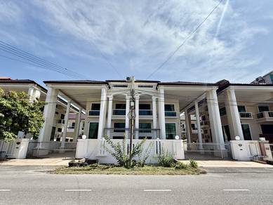 3 & Half Storey Semi Detached House for Sale  at Lutong Miri