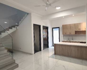 3-storeys Super Semi D for Rent!