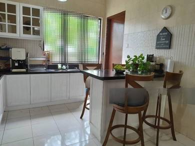 Rare 3-Storey Gem with Huge Land – Fully Renovated @ Sri Utara!