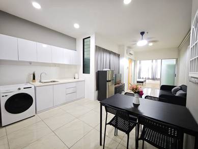 Manhattan Suites ITCC, Fully Furnished, Washing Machine, High Floor