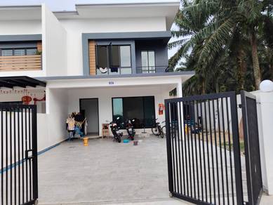 Double Storey House 4Bedrooms Partial Furnish @ Pulai Jaya / Skudai