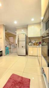 Stylish 3-Storey Home in Laman Rimbunan – Renovated & Spacious!