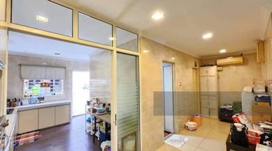 Stylish 3-Storey Home in Laman Rimbunan – Renovated & Spacious!