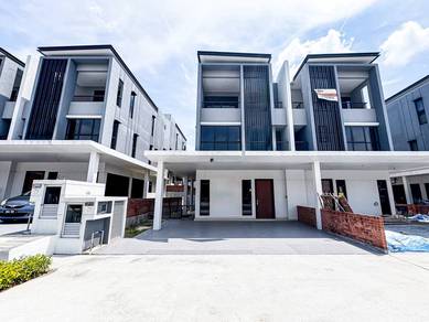 Freehold + 5 Bedrooms Semi D Cluster Bromelia 2 Bandar Bukit Puchong