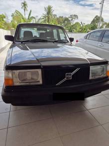 Volvo 240 fully and beautifully restored