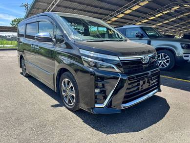 Toyota VOXY 2.0 ZS KIRAMAKI 3 (A)