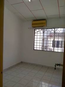 2-storey-Terraced-House-for-sale-Seri-Kembangan-Selangor-1