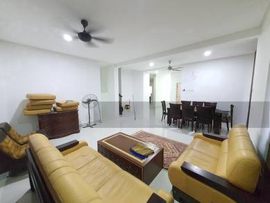 3 Storey Bungalow @ Lake Valley Avenue 6, Bandar Tun Hussein Onn