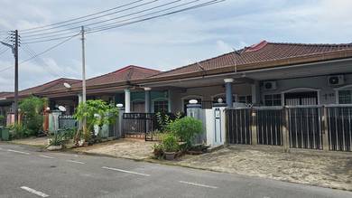 Muara Tuang Single Storey House For Rent, at Jalan APT, Samarahan