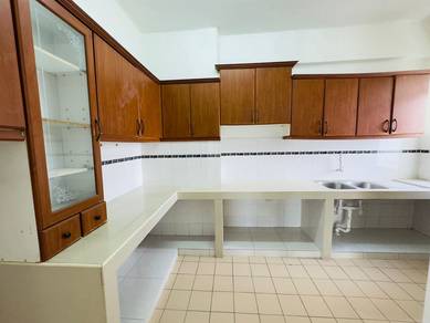 Freehold Strata Greenpark Condo 3 Room 2 Bath 1 Carpark For Sale